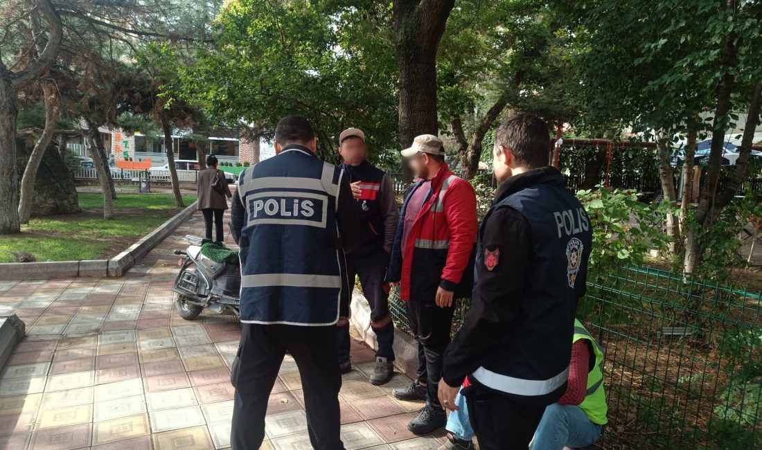  Afyonkarahisar İl Emniyet Müdürlüğü ekipleri, eğitim ve öğretim ortamının huzur