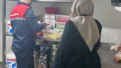 Afyonkarahisar’ın Bolvadin ilçesinde, öğrencilerin güvenilir gıdaya erişimini sağlamak amacıyla ilçe