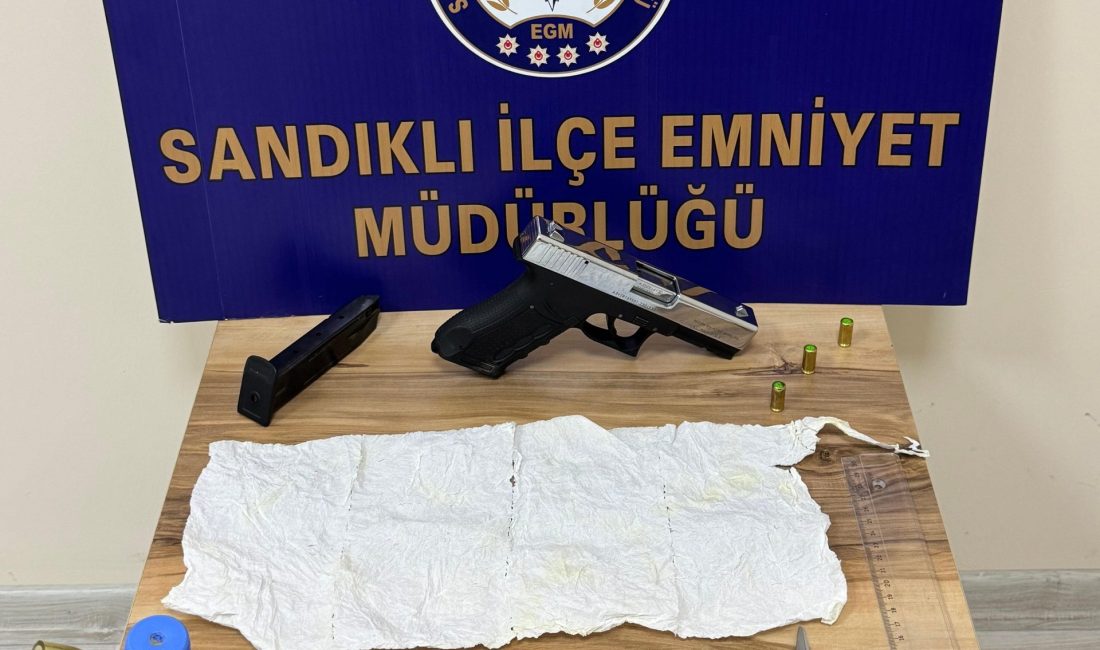Afyonkarahisar'ın Sandıklı ilçesinde polis tarafından gerçekleştirilen uyuşturucu operasyonunda gözaltına alınan