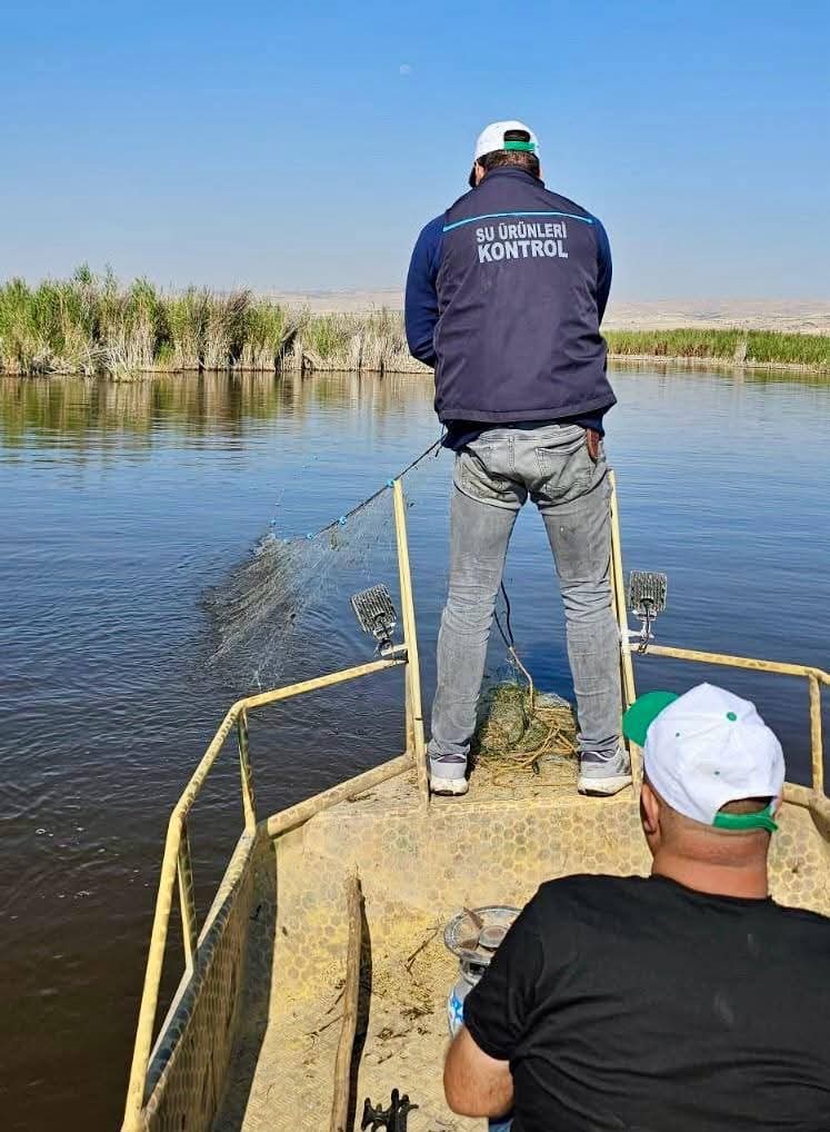 Afyonkarahisar’daki o gölde hareketli saatler