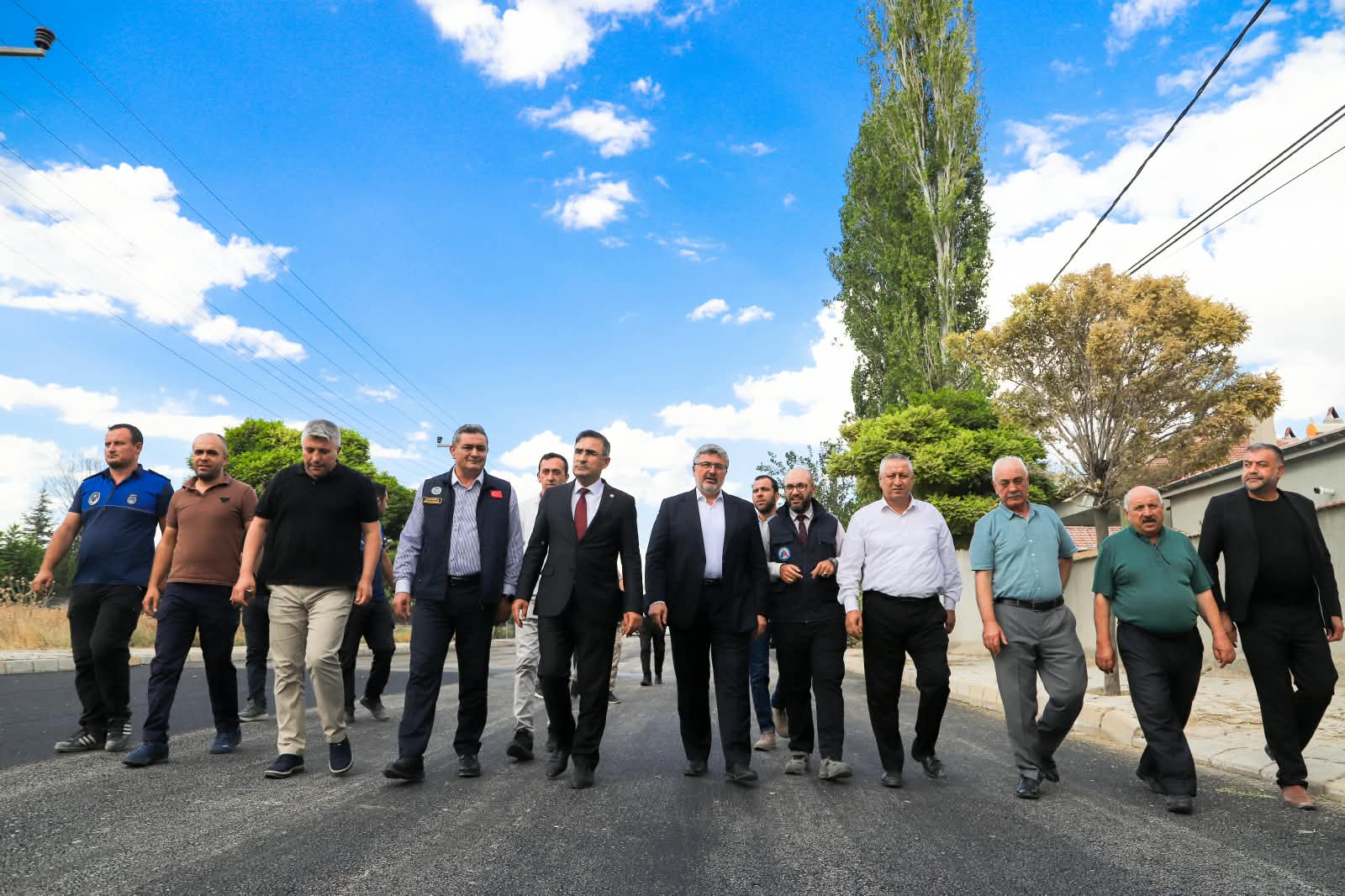 Çobanlar’da 60 milyon TL’lik sıcak asfalt yatırımı 1 Çobanlar’da 60 milyon TL’lik sıcak asfalt yatırımı