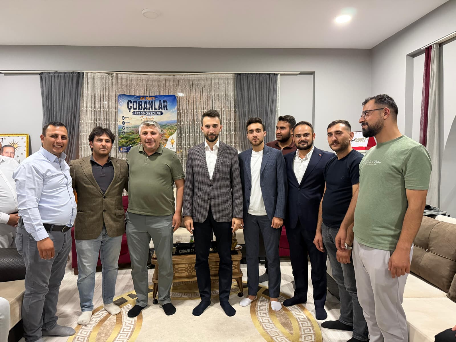 “Gençler varsa, gelecek var”
