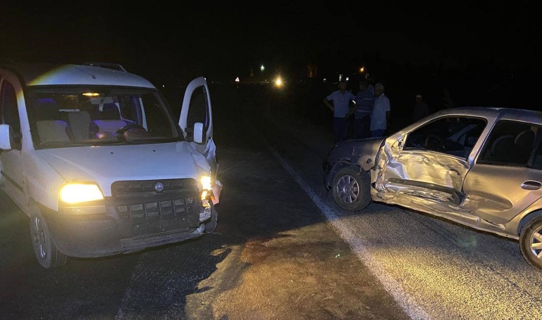 Afyonkarahisar'da hafif ticari araç ile otomobilin çarpışması sonucu meydana gelen