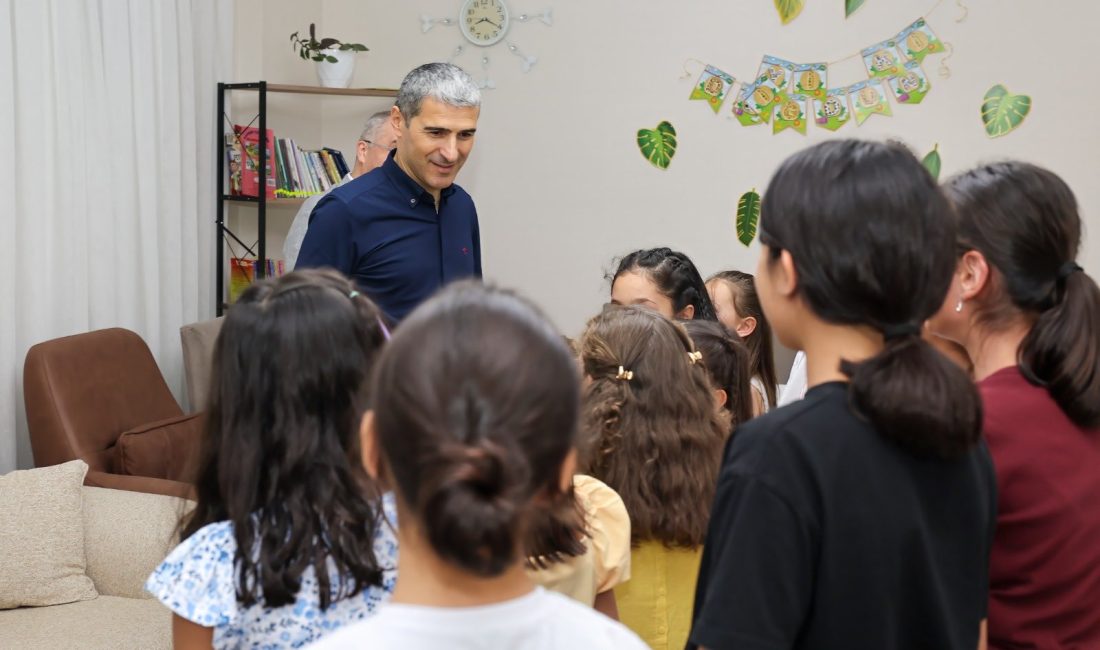 Afyonkarahisar Valisi Dr. Naci Aktaş ve eşi Nagihan Aktaş, Çocuk