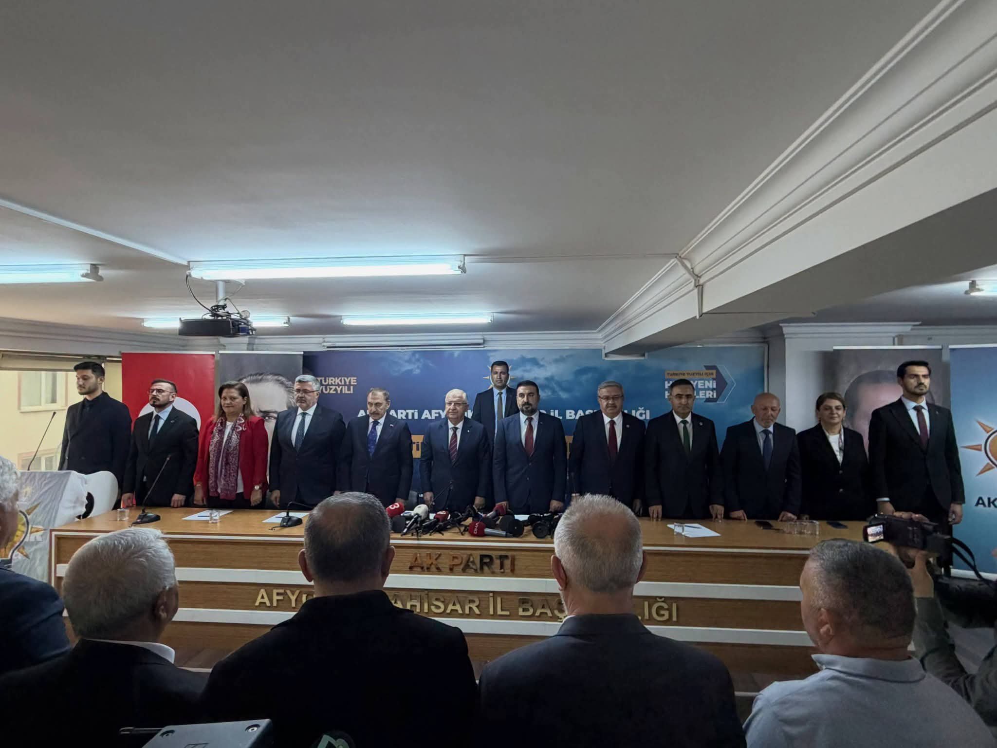 Milli Savunma Bakanı Yaşar Güler’den AK Parti Afyonkarahisar İl Başkanlığına ziyaret 1 Milli Savunma Bakanı Yaşar Güler’den AK Parti Afyonkarahisar İl Başkanlığına ziyaret