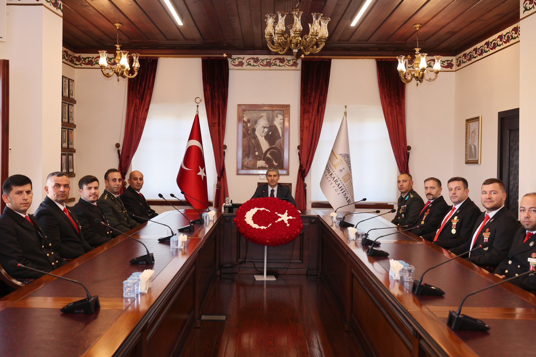 Vali Aktaş, gazilerle bir araya geldi 1 Vali Aktaş, gazilerle bir araya geldi