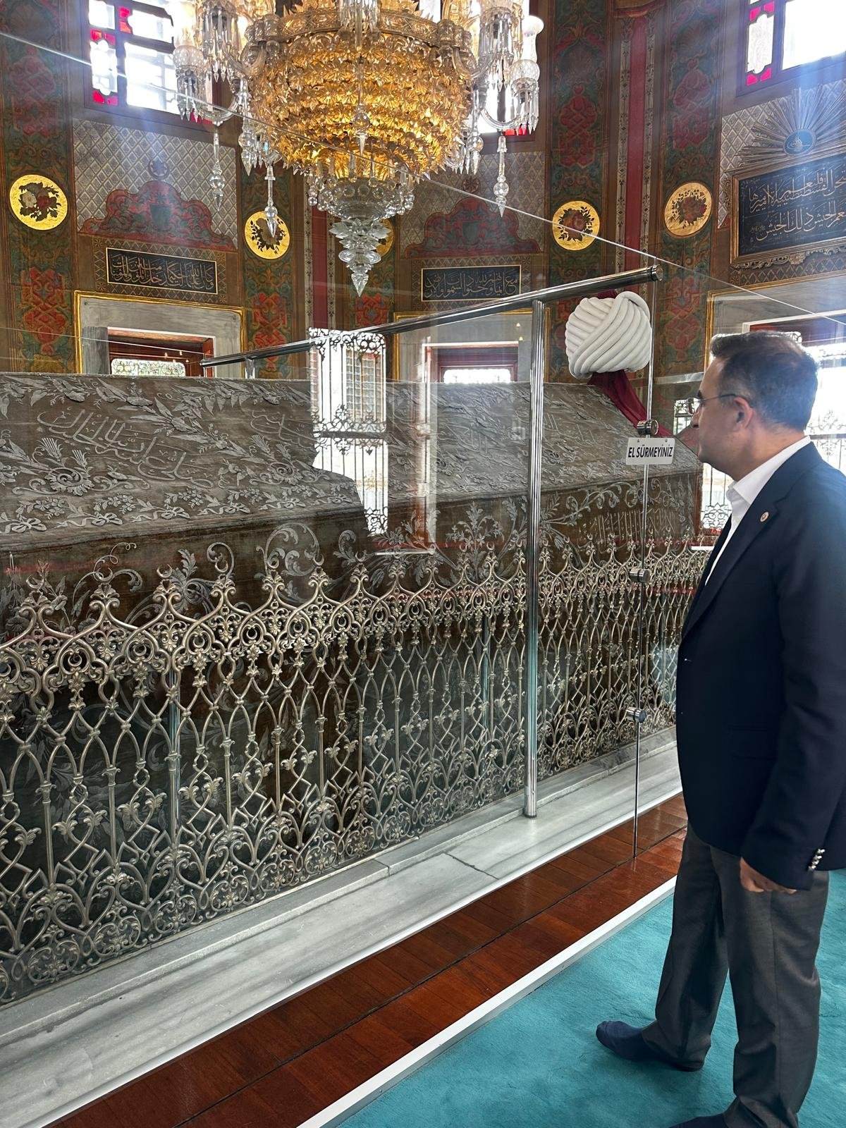 Hasan Arslan’dan İstanbul’da manevi ziyaretler 2 Hasan Arslan’dan İstanbul’da manevi ziyaretler