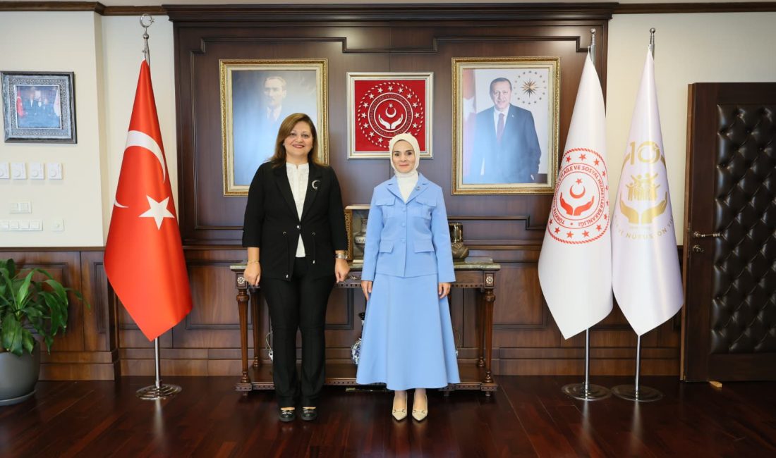 Afyonkarahisar Belediye Başkanı Burcu Köksal, Aile ve Sosyal Hizmetler Bakanı
