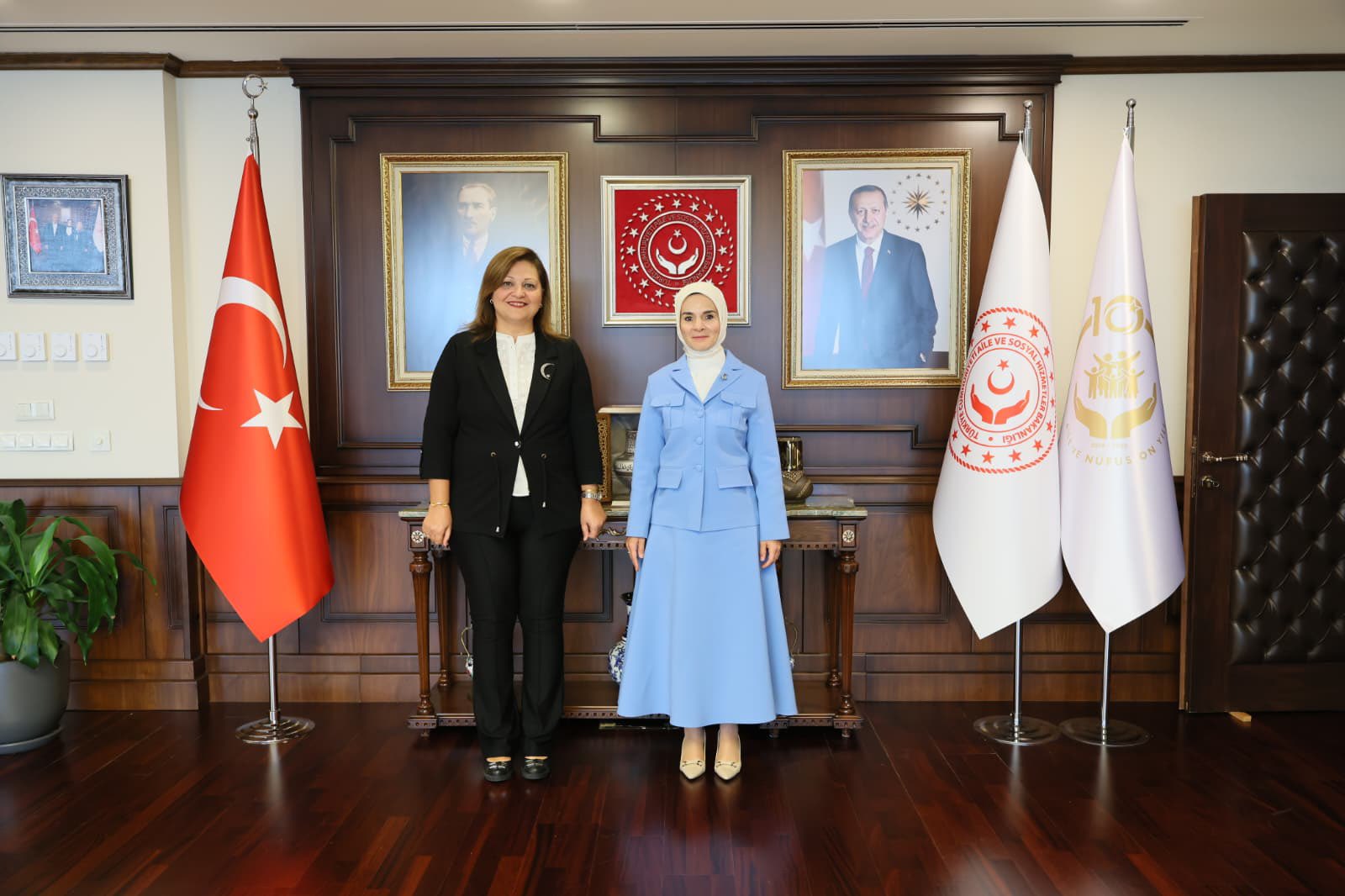 Afyonkarahisar Belediye Başkanı Burcu Köksal, Aile ve Sosyal Hizmetler Bakanı
