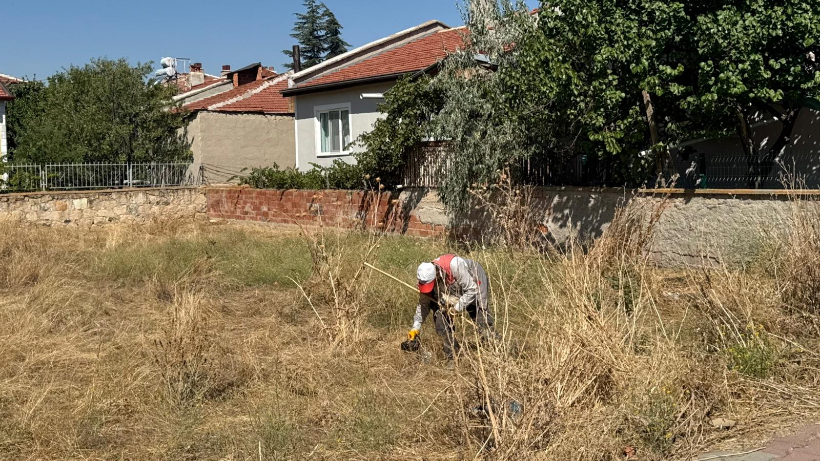 Hisar Mahallesi'nde detaylı temizlik çalışması