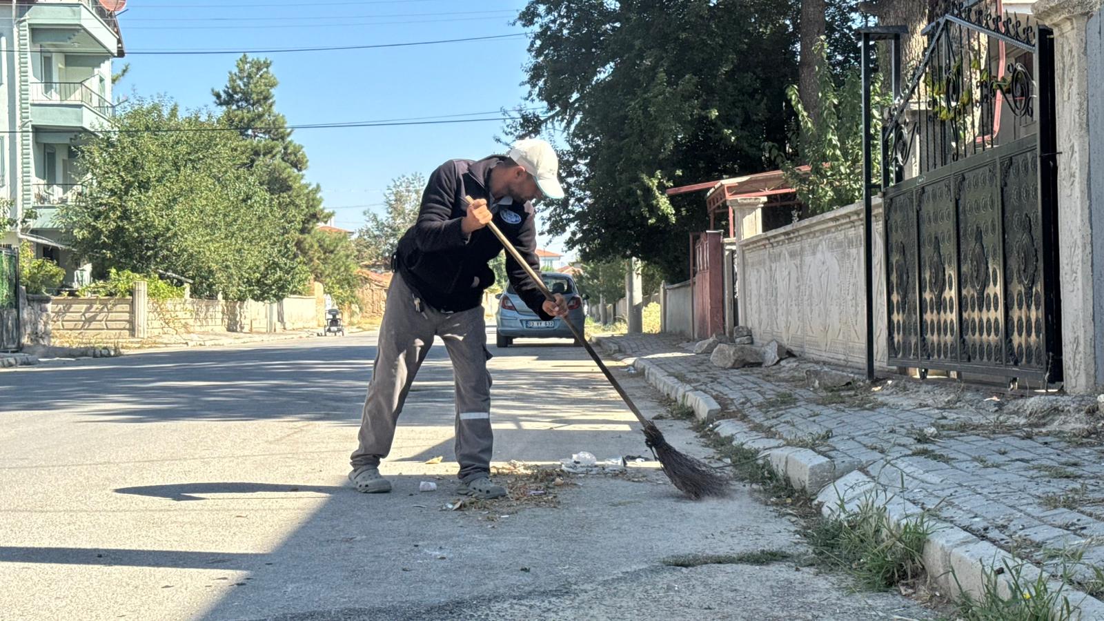 Hisar Mahallesi'nde detaylı temizlik çalışması