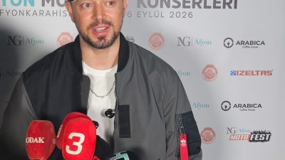 Afyon Motofest’in final gününde sahne alan ünlü sanatçı Murat Boz,