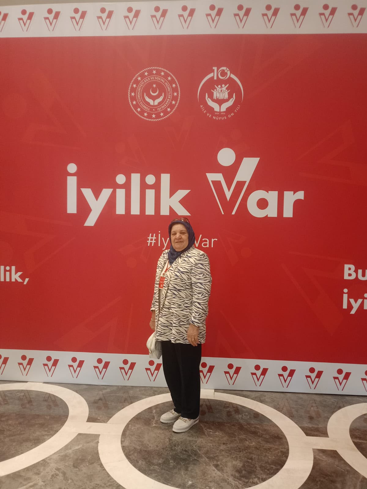 Gül Anneler Derneği’ne “İyilik Var” ödülü 5 Gül Anneler Derneği’ne “İyilik Var” ödülü