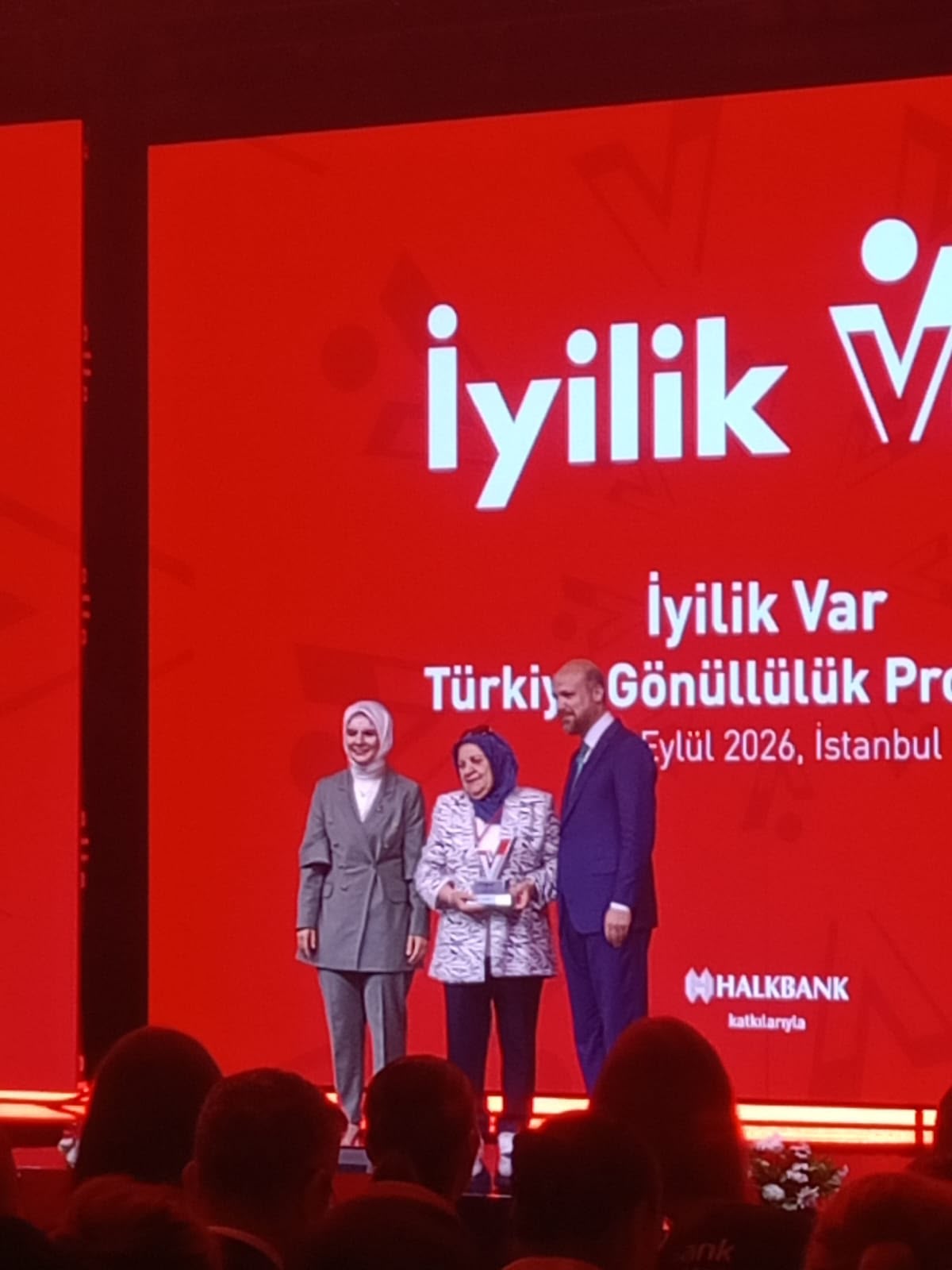 Gül Anneler Derneği’ne “İyilik Var” ödülü