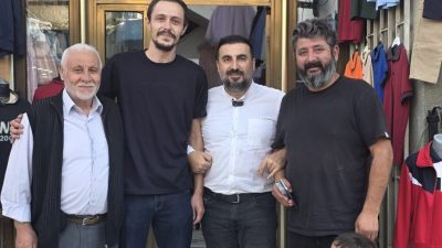 AK Parti Afyonkarahisar İl Başkanı Uzm. Dr. Özgür Kavak, vatandaşlarla