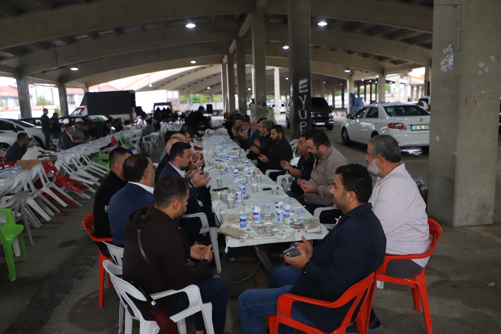 Kavak sahada: AFSÜ’den öğrenci yurduna, dualardan vatandaş buluşmalarına 4 Kavak sahada: AFSÜ’den öğrenci yurduna, dualardan vatandaş buluşmalarına