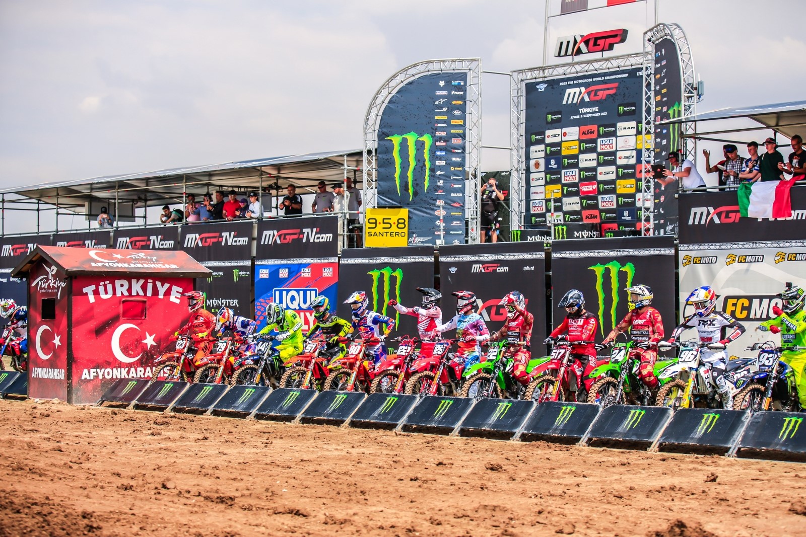 Motokrosun yıldızları, 9. kez Afyonkarahisar'da piste çıkıyor 1 Motokrosun yıldızları, 9. kez Afyonkarahisar'da piste çıkıyor