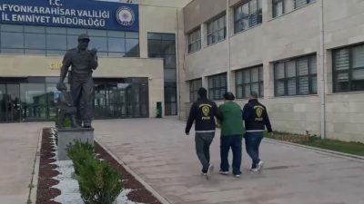 Afyonkarahisar'da hakkında çeşitli dolandırıcılık ve karşılıksız çek suçlarından 146 yıl