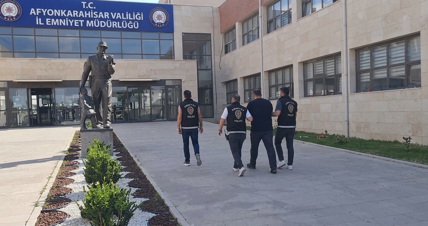 Afyonkarahisar'da dört ayrı suç kaydı bulunan ve 15 yıl hapis