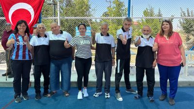 Sandıklı Hüseyin Develi Huzurevi sakinleri, çevre illerdeki huzurevleri arasında gerçekleştirilen