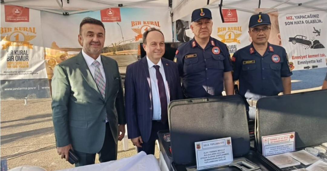Serteser ve Sayın, MotoFest stantlarını ziyaret etti