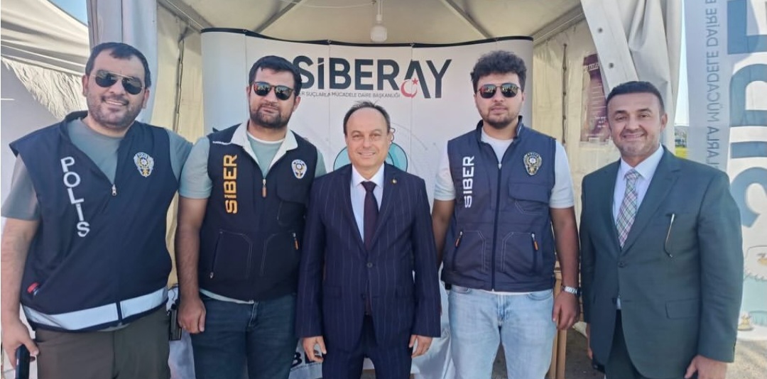Serteser ve Sayın, MotoFest stantlarını ziyaret etti