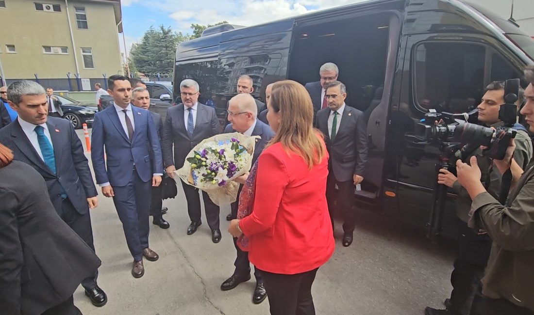 Milli Savunma Bakanı Yaşar Güler, Afyonkarahisar temasları kapsamında Afyonkarahisar Belediye