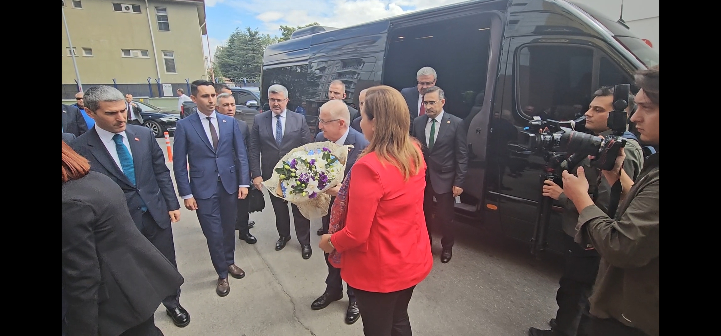 Milli Savunma Bakanı Yaşar Güler, Afyonkarahisar temasları kapsamında Afyonkarahisar Belediye