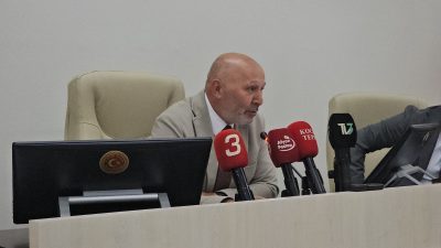 Afyonkarahisar İl Genel Meclisi’nde köylerin sokak aydınlatma giderleri gündeme geldi.