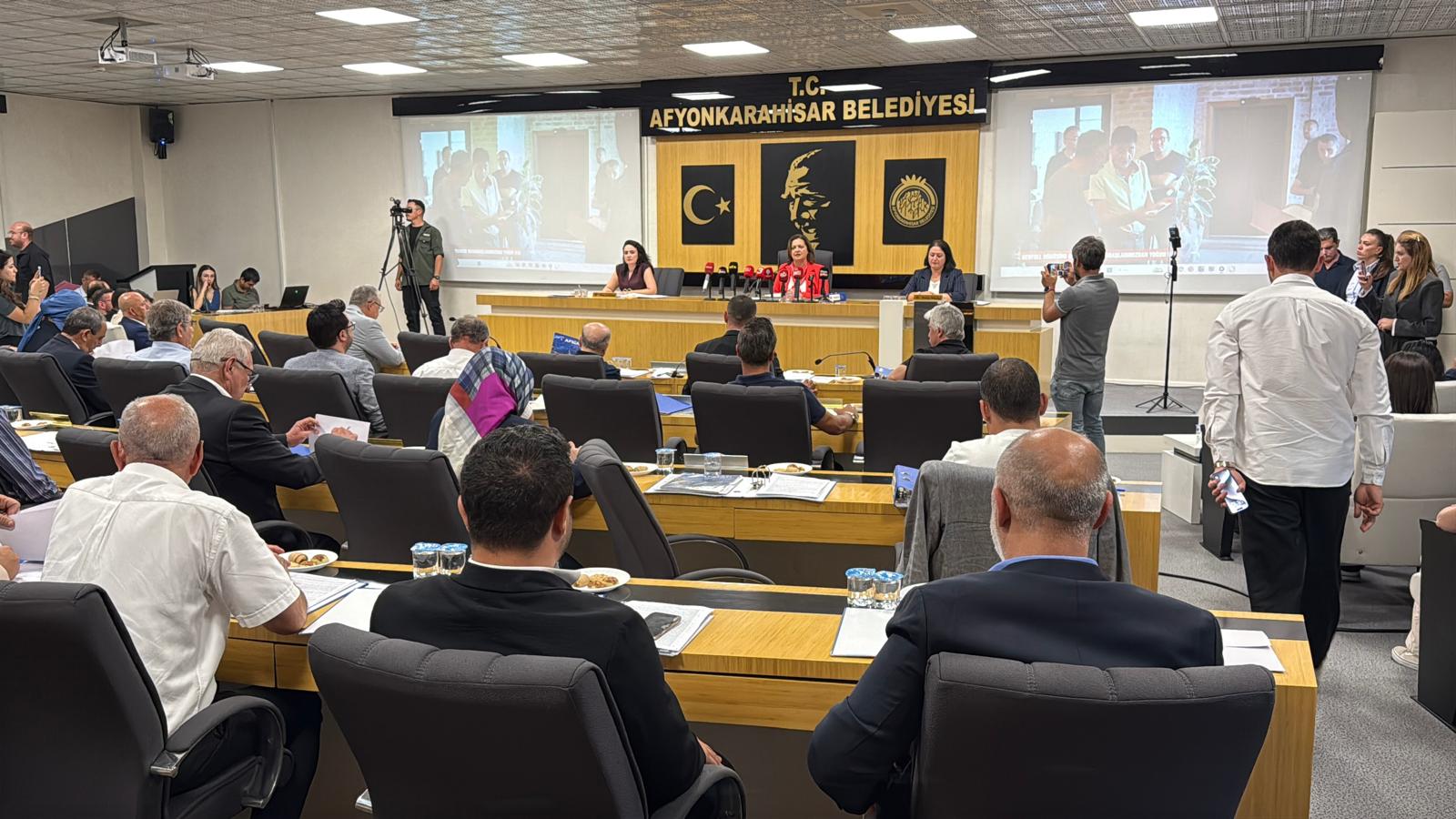 Afyonkarahisar Belediye Meclisi başladı: 3 teklife onay 2 Afyonkarahisar Belediye Meclisi başladı: 3 teklife onay