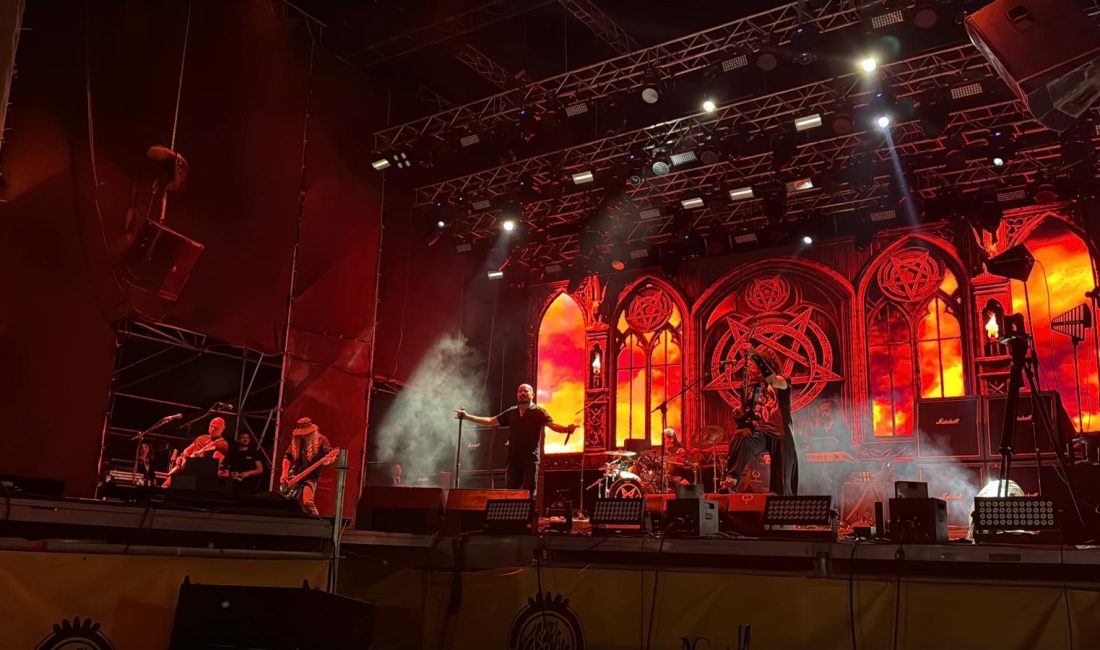 Afyonkarahisar’da düzenlenen NG Afyon Motofest 2026, müzik dolu anlarla devam