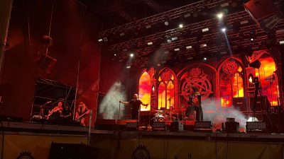Afyonkarahisar’da düzenlenen NG Afyon Motofest 2026, müzik dolu anlarla devam