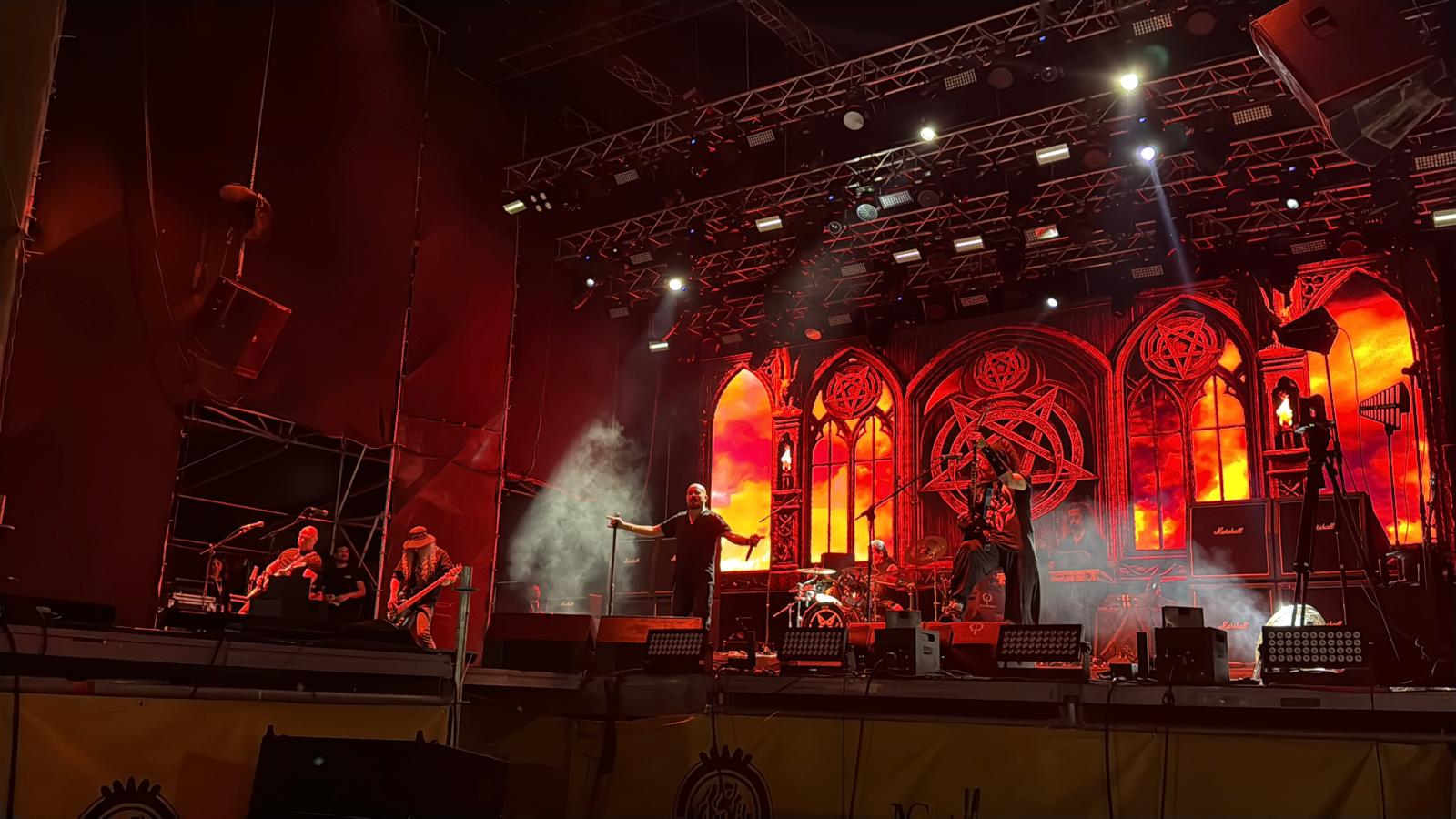Afyonkarahisar’da düzenlenen NG Afyon Motofest 2026, müzik dolu anlarla devam