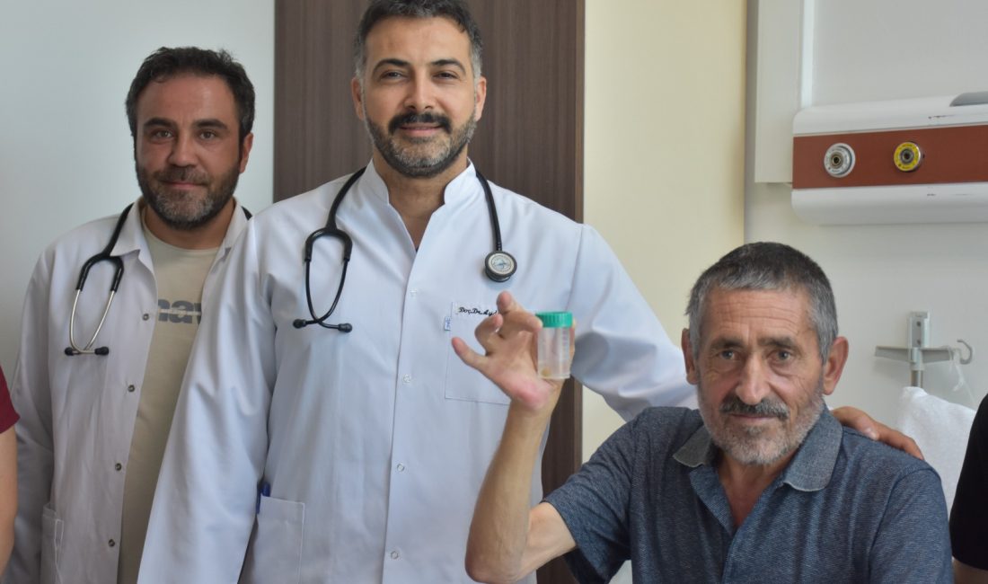 Afyonkarahisar'da nefes darlığı ve öksürük şikayetiyle hastaneye başvuran kişinin akciğerindeki