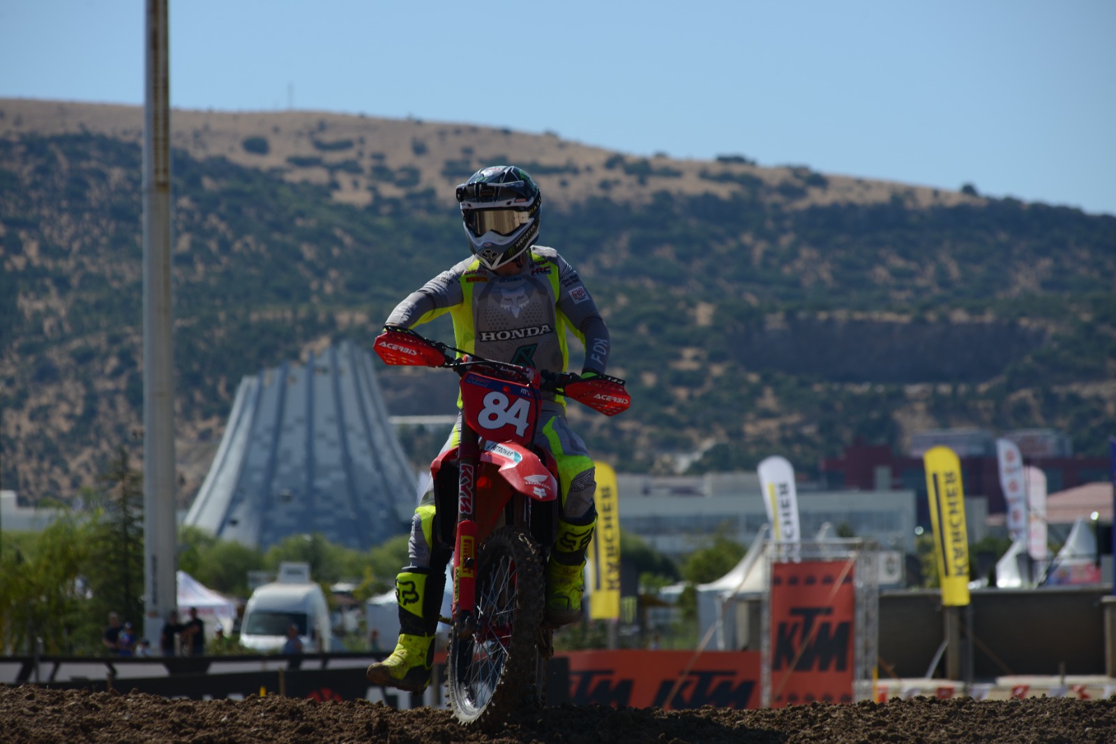 Dünyanın en hızlı motokrosçuları Afyonkarahisar’da buluştu. Dünya Motokros Şampiyonası’nın (MXGP)