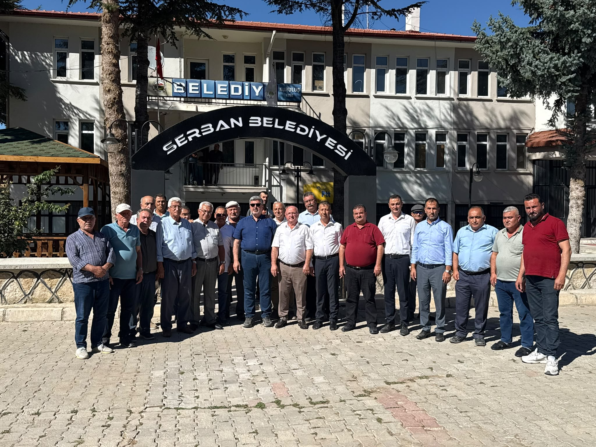 Özkaya, Akharım ve Serban’da saha ziyaretlerini sürdürüyor
