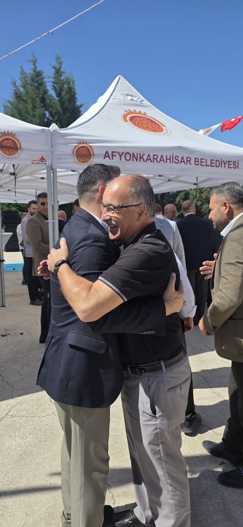 AK Parti İl Başkanı Dr. Kavak’tan çarşıda gönül siyaseti1 4 AK Parti İl Başkanı Dr. Kavak’tan çarşıda gönül siyaseti1