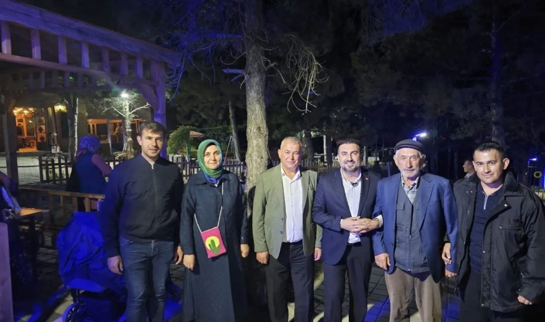 AK Parti Afyonkarahisar İl Başkanı Dr. Özgür Kavak, İhsaniye’de vatandaşlarla