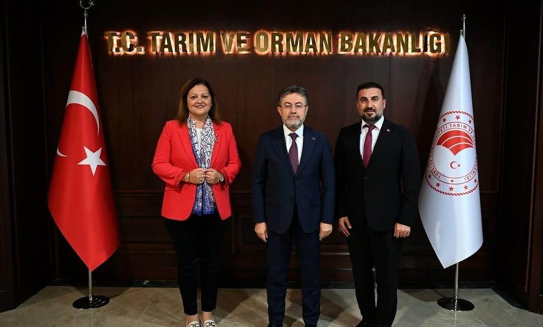 Afyonkarahisar Belediye Başkanı Burcu Köksal, AK Parti Afyonkarahisar İl Başkanı