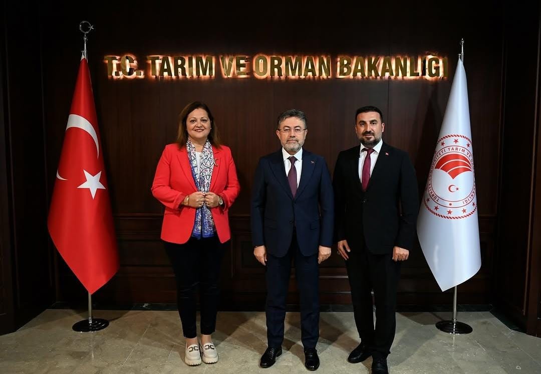 Afyonkarahisar Belediye Başkanı Burcu Köksal, AK Parti Afyonkarahisar İl Başkanı