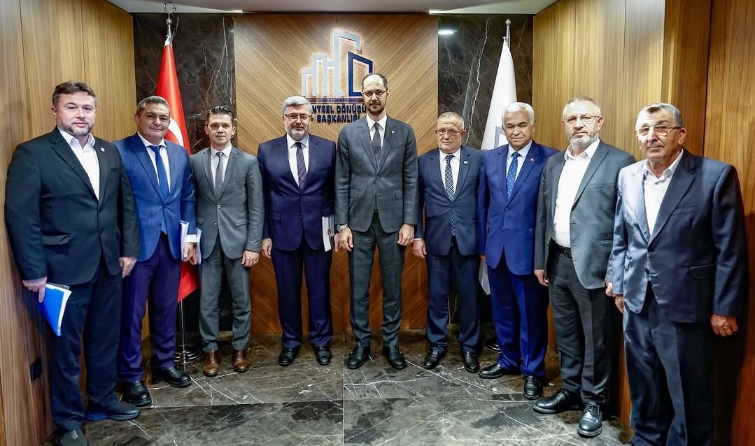 AK Parti Afyonkarahisar Milletvekili Ali Özkaya, ilçe başkanları ve belediye