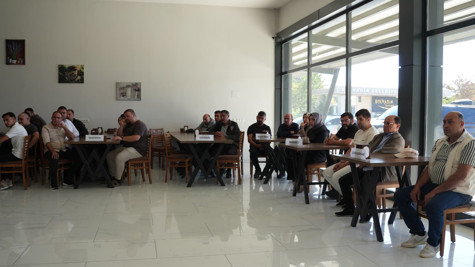Başkan Aynacı'dan termal tesiste hizmet toplantısı 2 Başkan Aynacı'dan termal tesiste hizmet toplantısı
