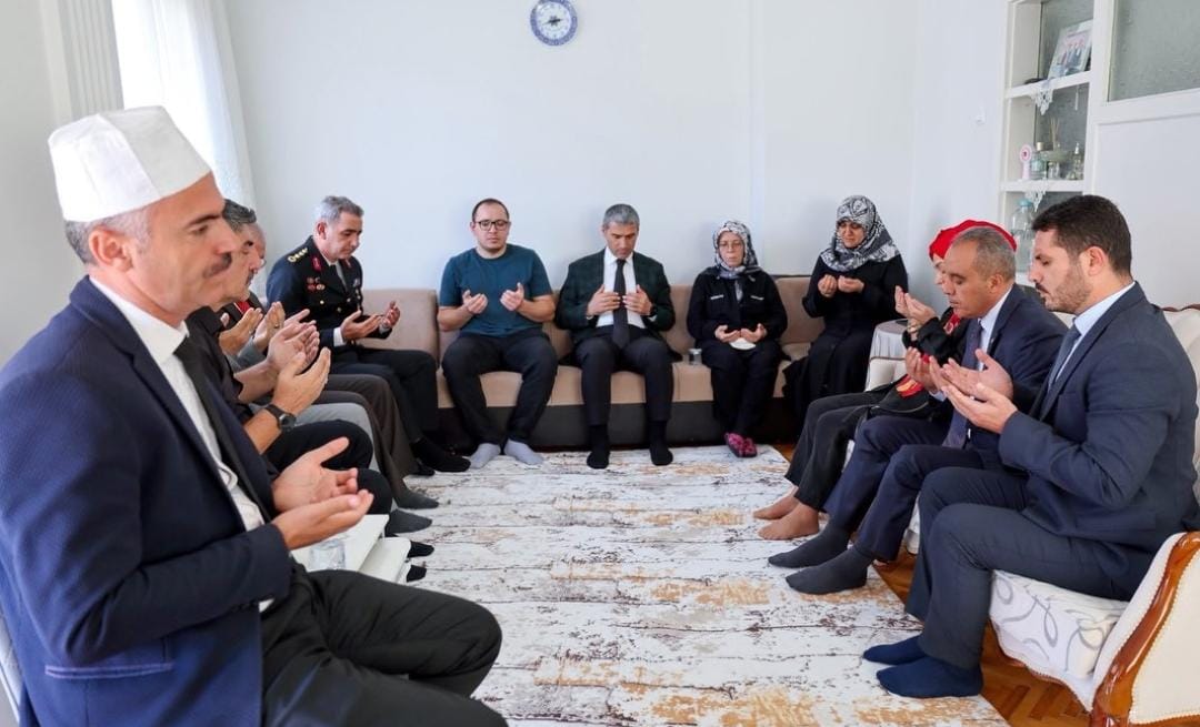 Vali Aktaş’tan şehit ailesine taziye ziyareti