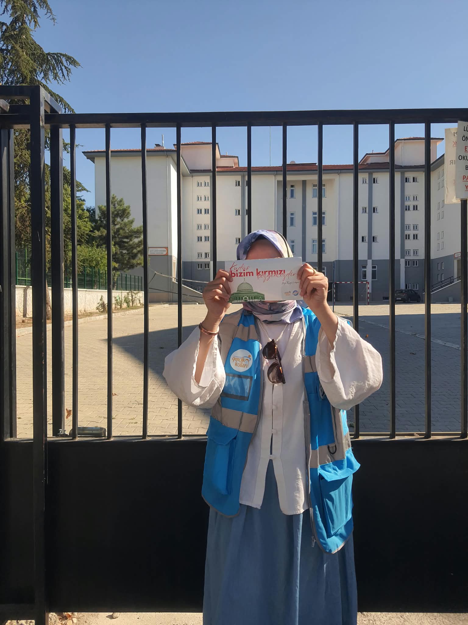 AK Gençlik’ten Filistinli öğrencilere anlamlı destek