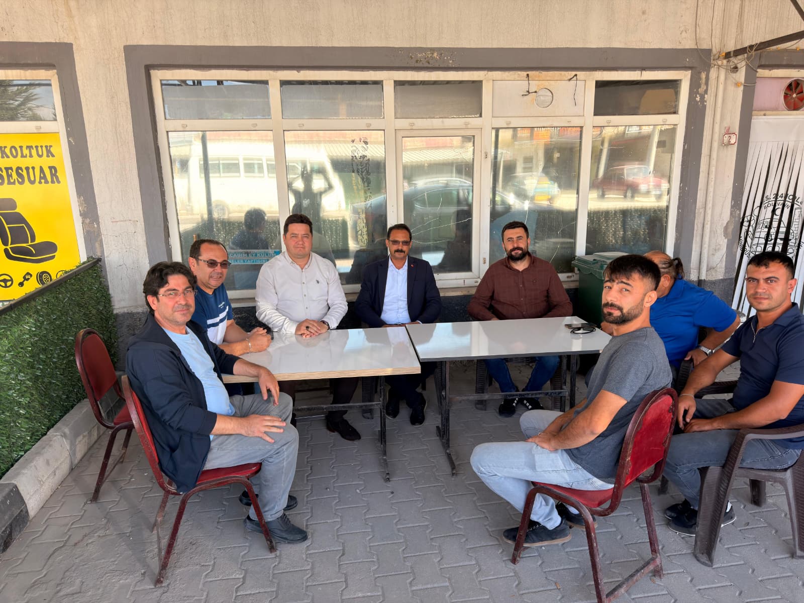 Başkan Aynacı minibüsçü esnafıyla bir araya geldi 1 Başkan Aynacı minibüsçü esnafıyla bir araya geldi