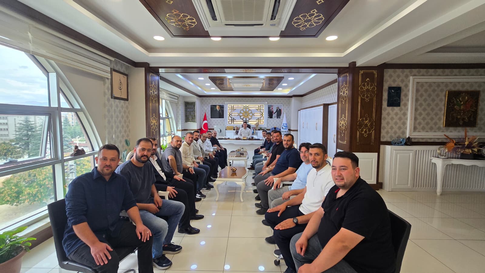 Ticaret ve Sanayi Odası başkan adaylarından Başkan Aynacı’ya ziyaret 1 Ticaret ve Sanayi Odası başkan adaylarından Başkan Aynacı’ya ziyaret