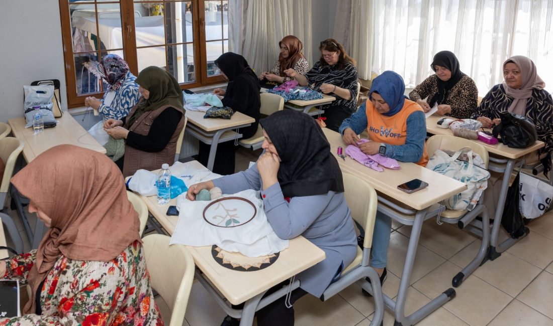 Afyonkarahisar Belediyesi, kadınların mesleki ve sosyal gelişimine katkı sağlamak amacıyla