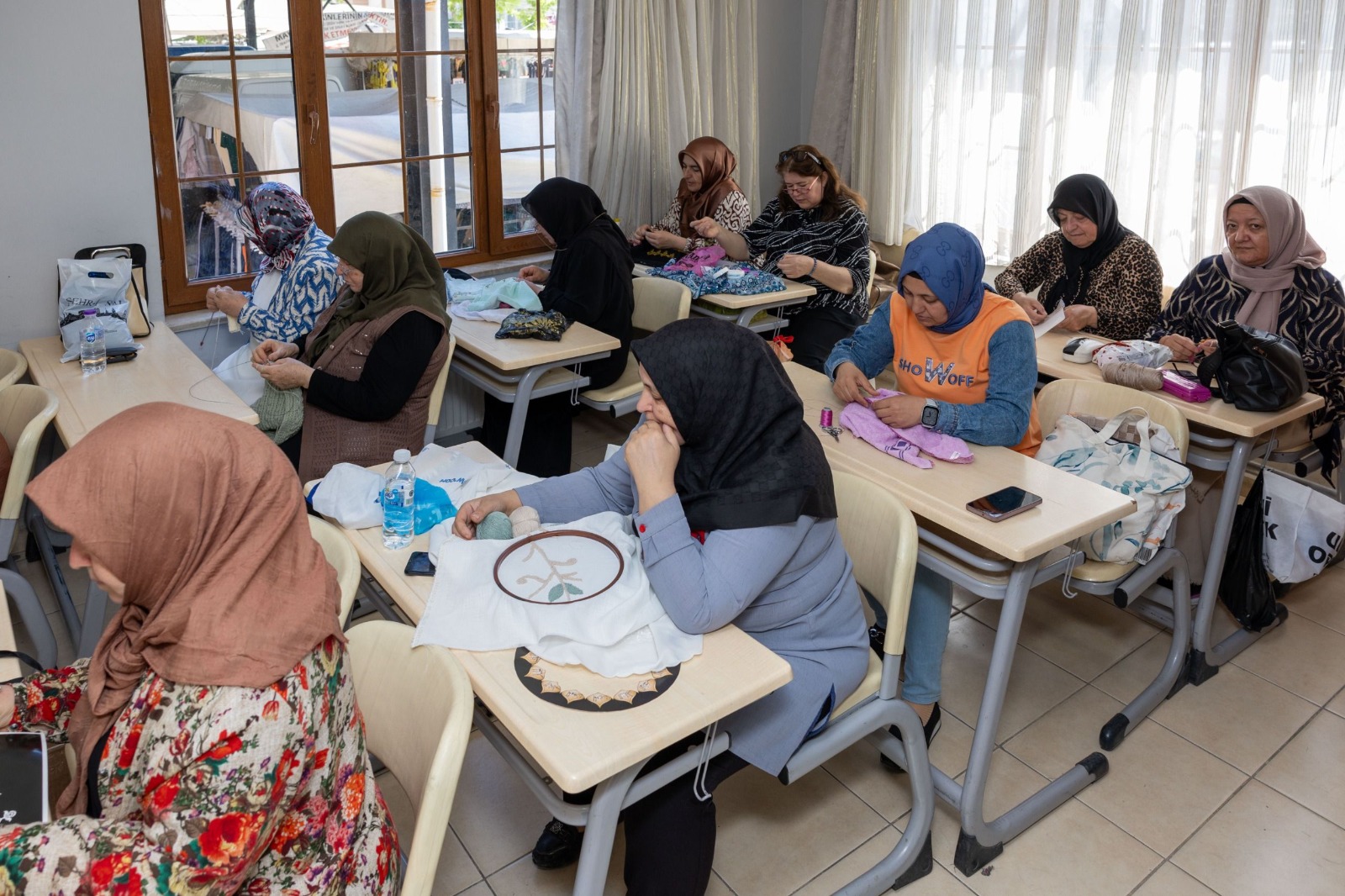 Afyonkarahisar Belediyesi, kadınların mesleki ve sosyal gelişimine katkı sağlamak amacıyla