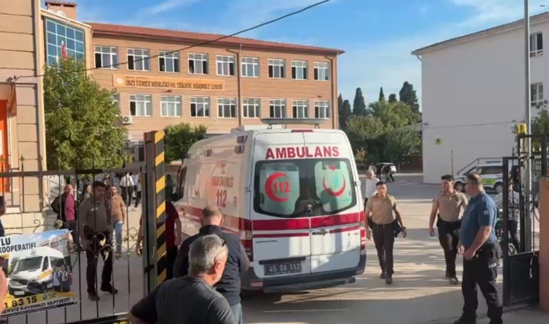 Manisa’nın Turgutlu ilçesinde bir lisenin önünde silahla etrafa ateş açılması