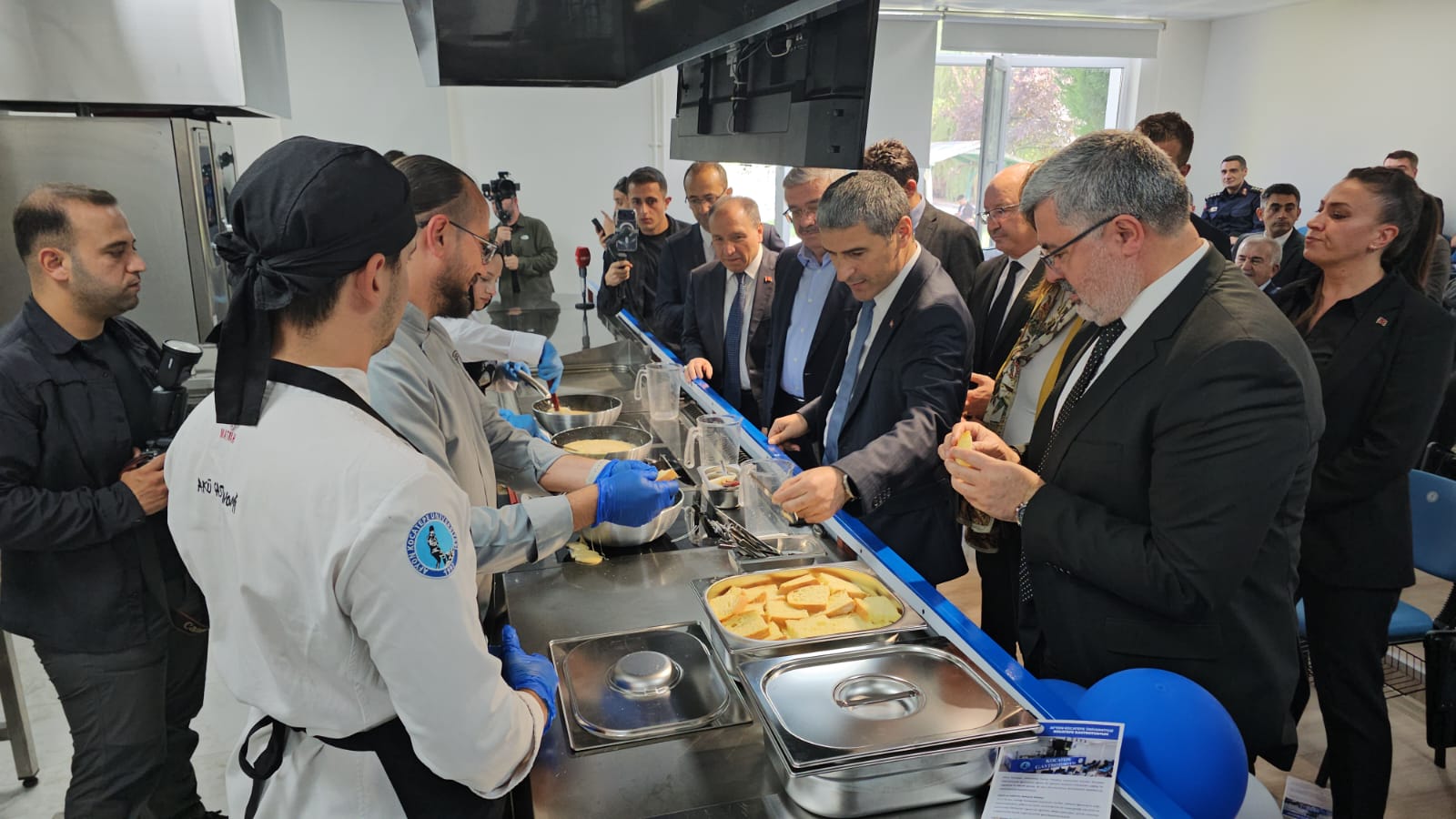 AKÜ’de çifte açılış heyecanı: Gastrotoryum ve Sosyal Yaşam Merkezi hizmete girdi 4 AKÜ’de çifte açılış heyecanı: Gastrotoryum ve Sosyal Yaşam Merkezi hizmete girdi